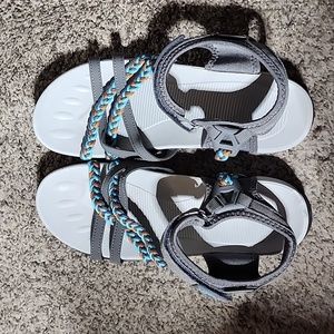 Megnya Sandals